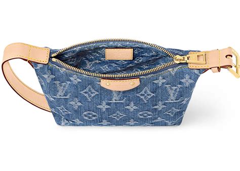 Products by Louis Vuitton: Hills Pochette.